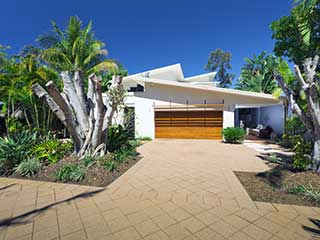 Garage Door Repair Experts Near Me - Fallbrook CA